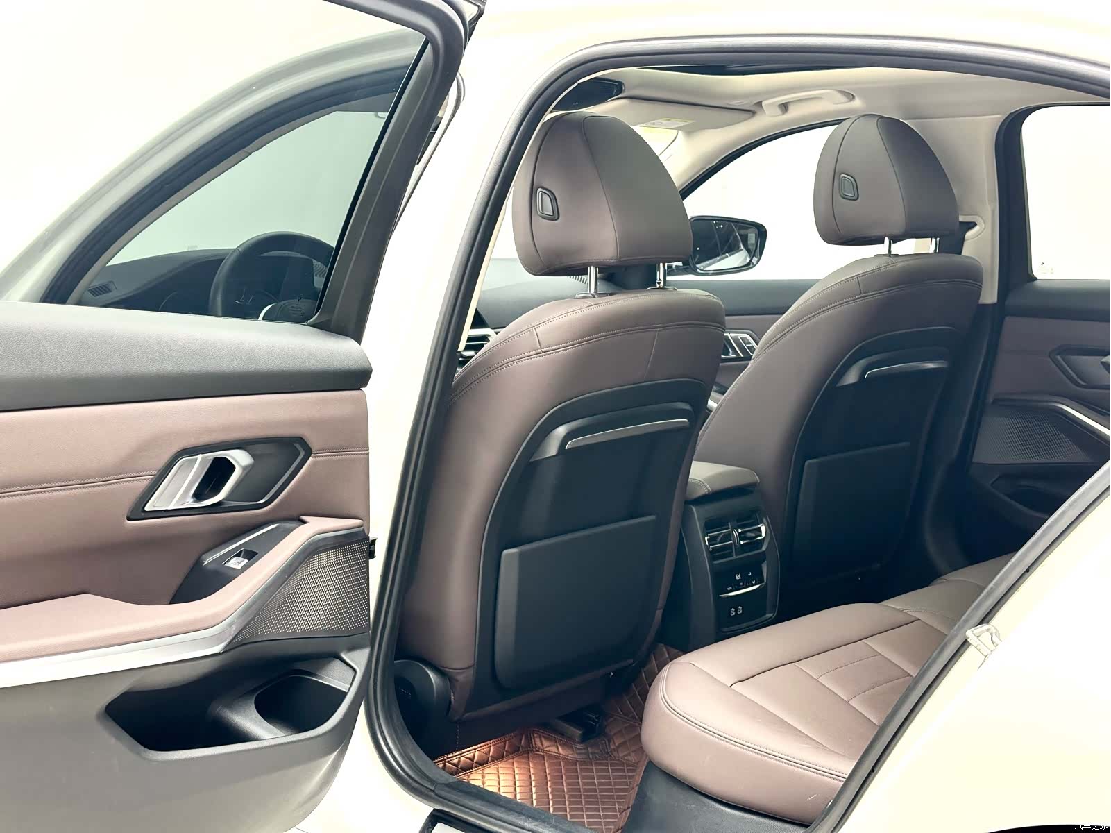 BMW 3 Series, 2021 11