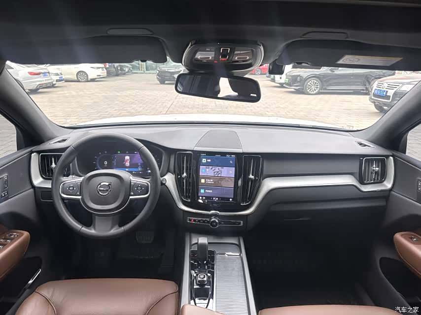 Volvo XC60, 2024 все фото