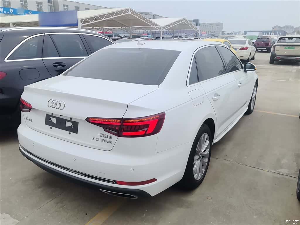 Audi A4L, 2019 все фото