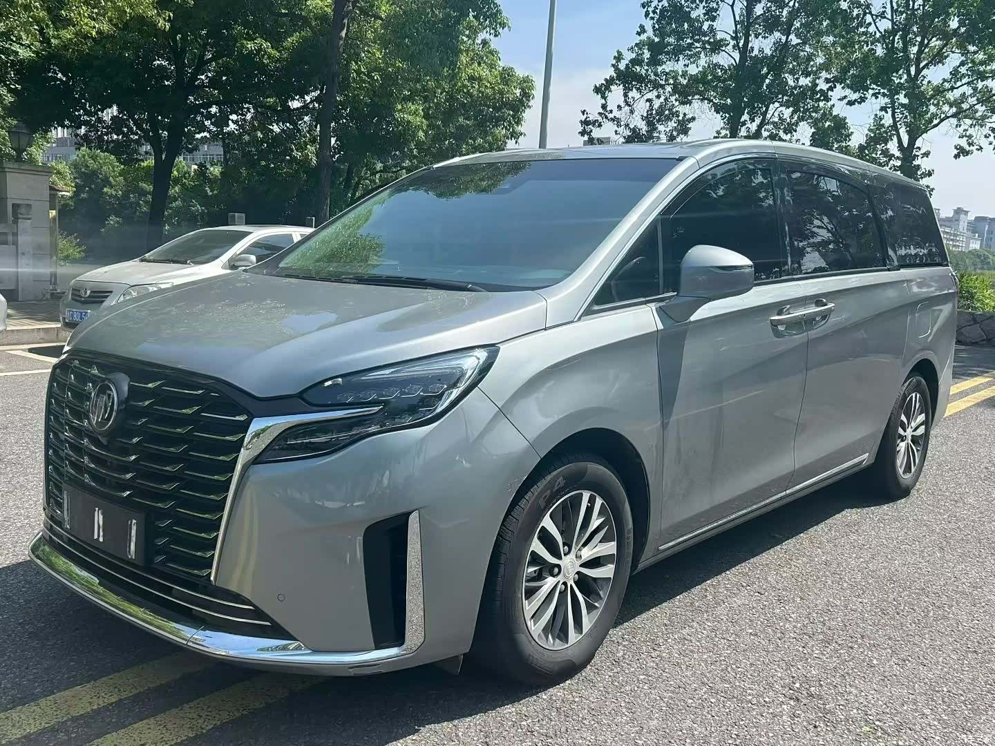 Buick GL8, 2023 1