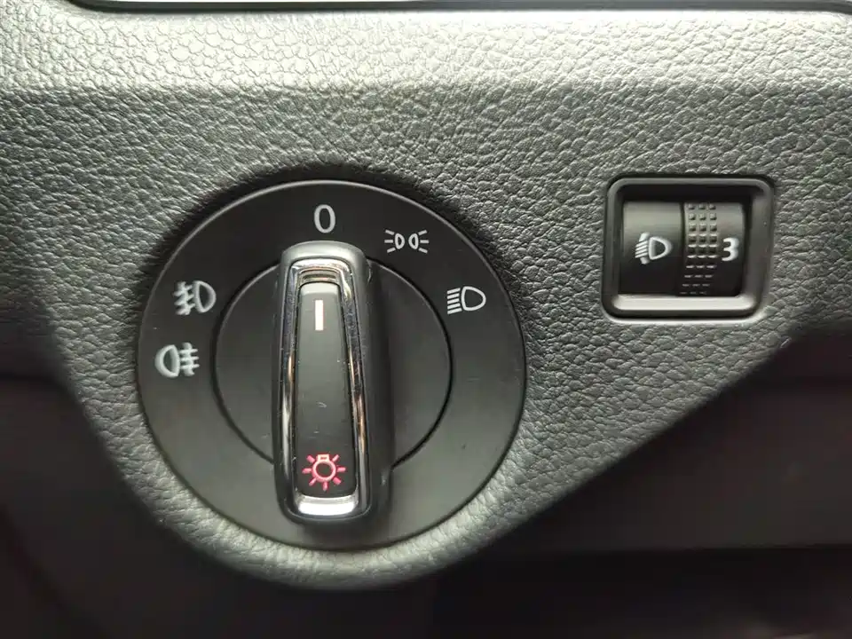 Volkswagen C-TREK Wei Collar