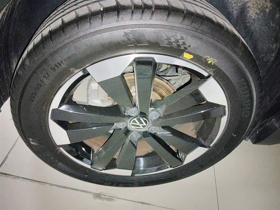 Volkswagen Exploring the shadow