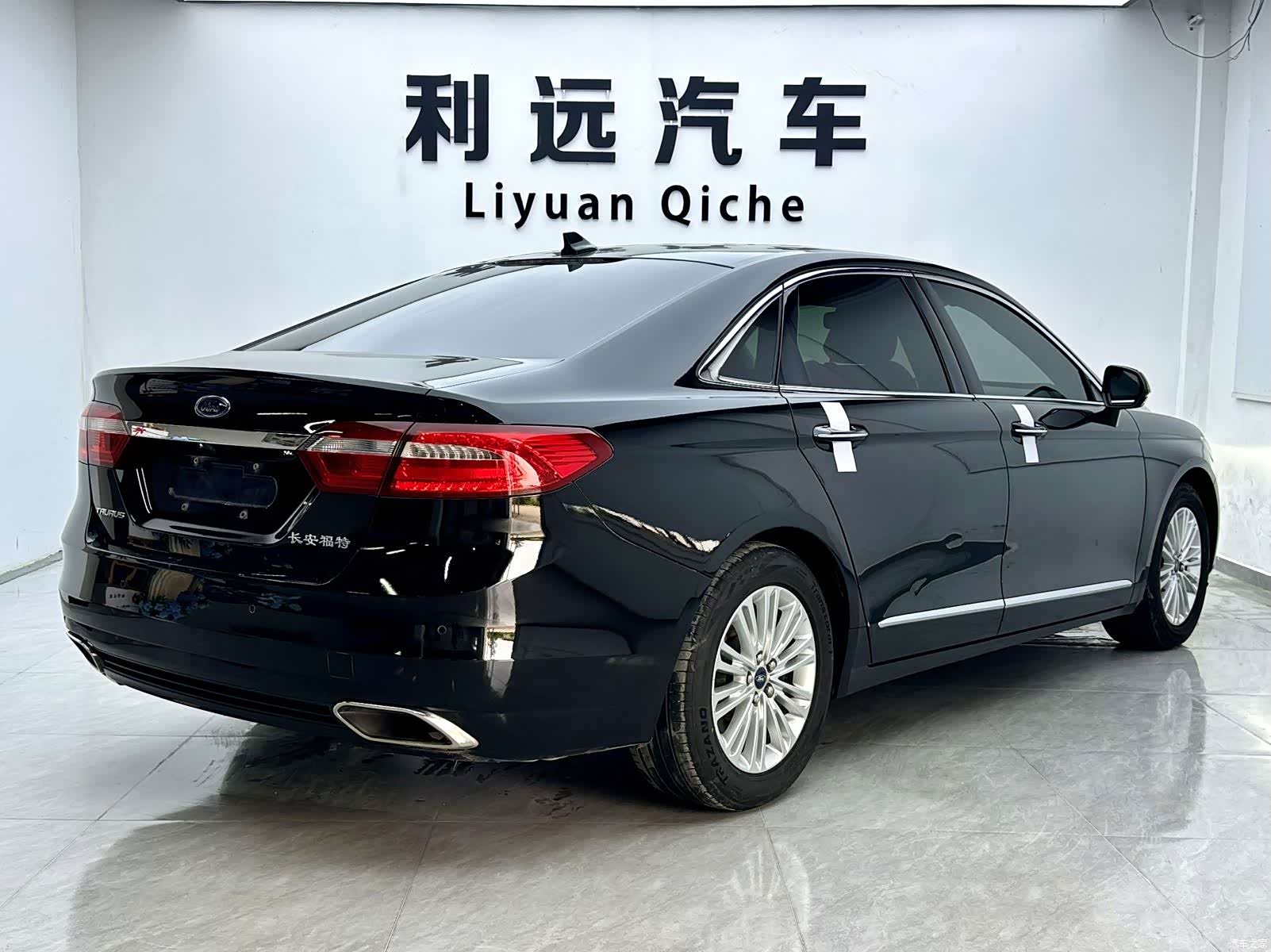 Ford Taurus, 2017 14