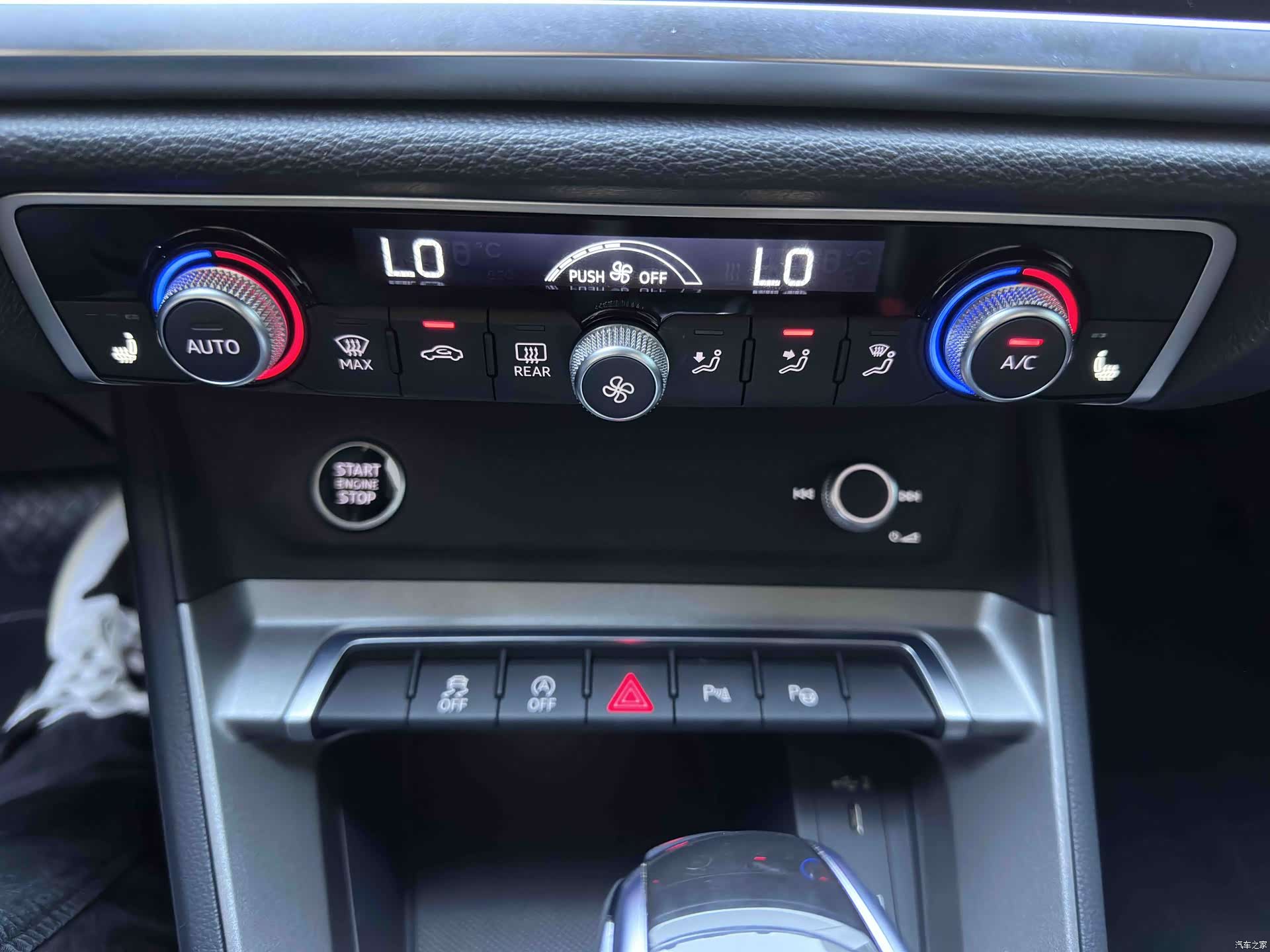 Audi Q3, 2023 13