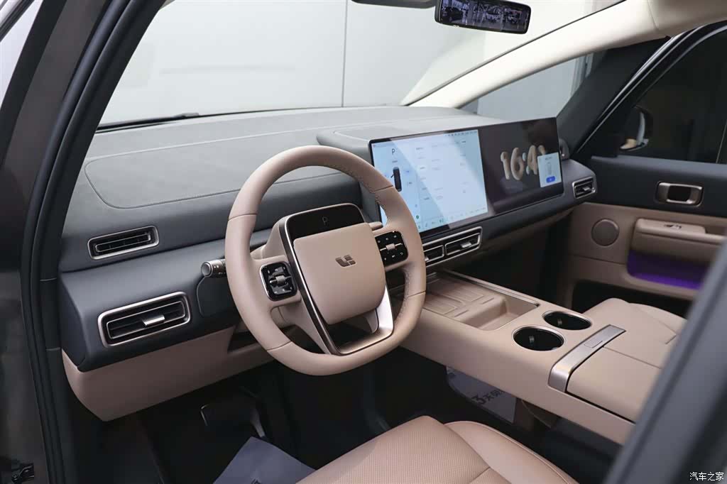 Li Auto MEGA, 2025 14