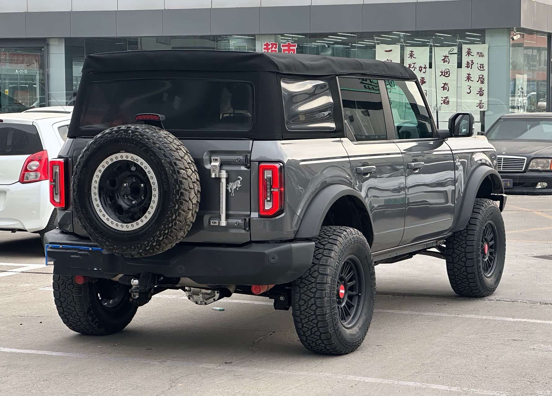 Ford Bronco, 2023 9