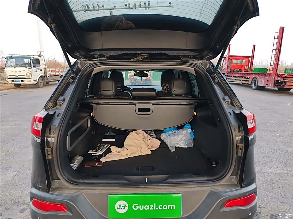 Jeep Cherokee, 2017 19
