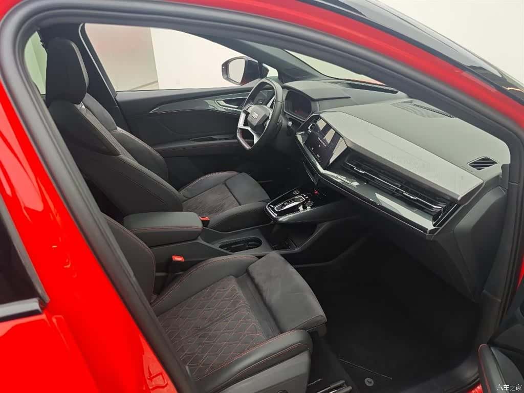 Audi Q5 e-tron, 2024 11