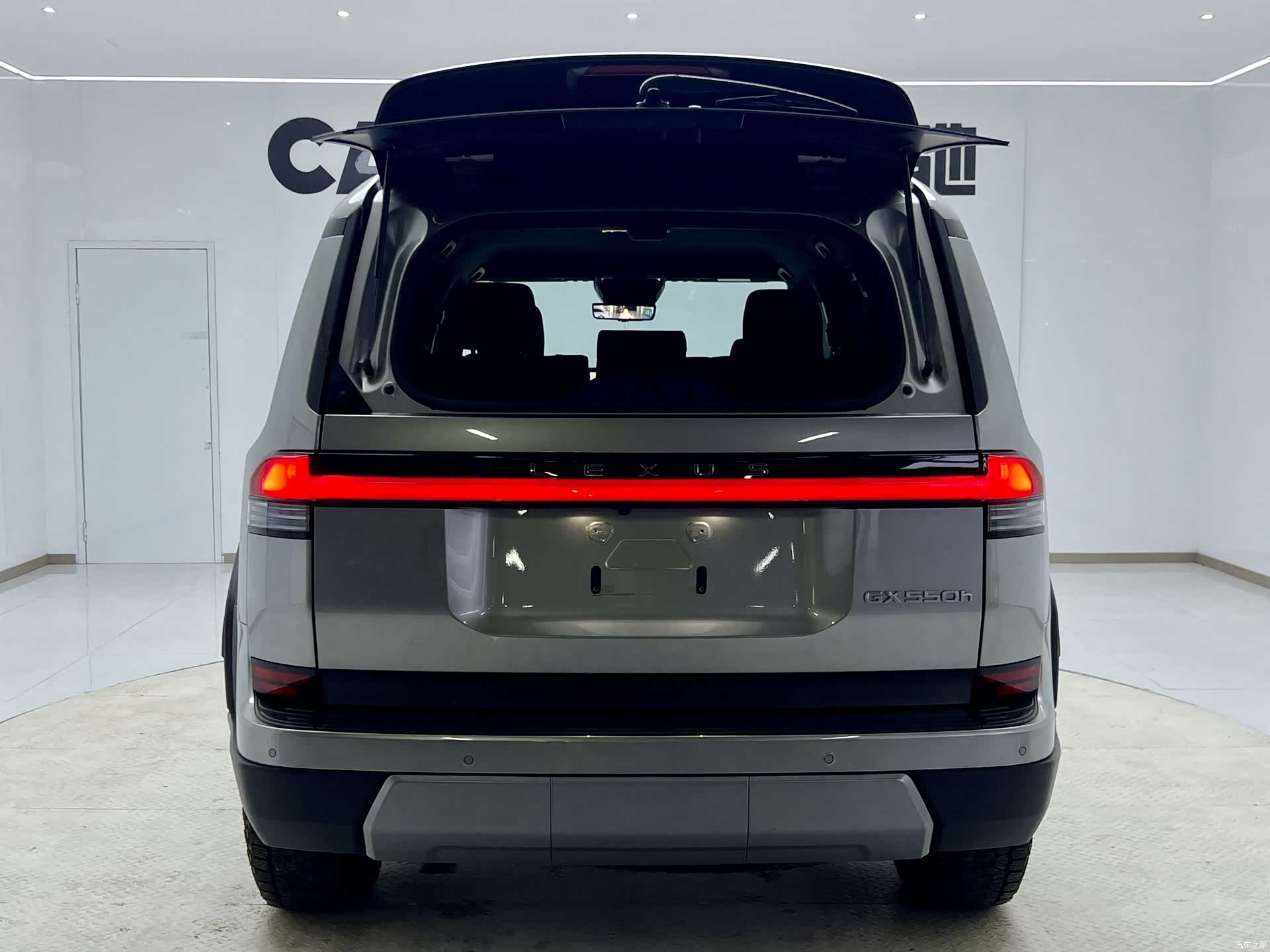 Lexus GX, 2025 30