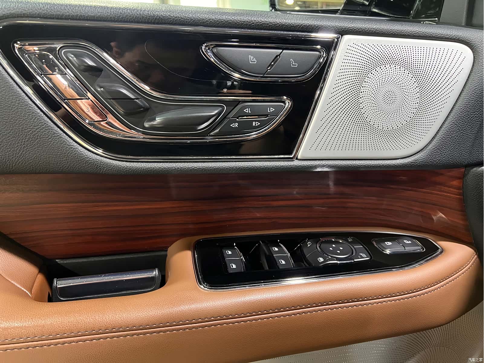 Lincoln Navigator, 2024 8