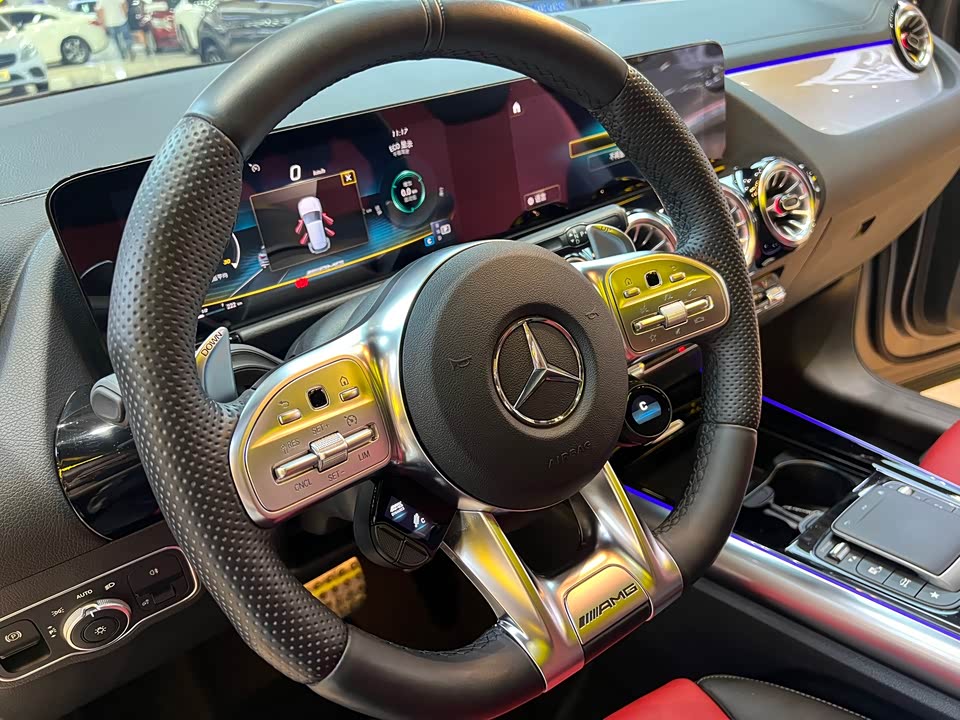 Mercedes-Benz GLA AMG Mercedes-Benz GLA AMG