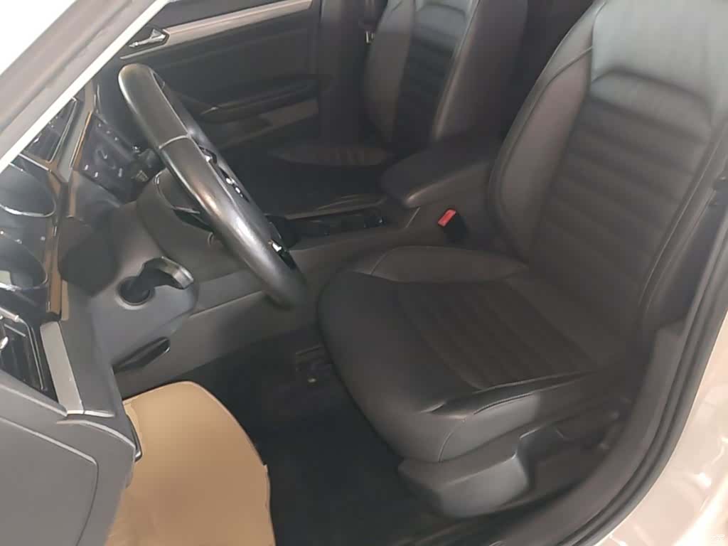 Volkswagen Lamando, 2016 15