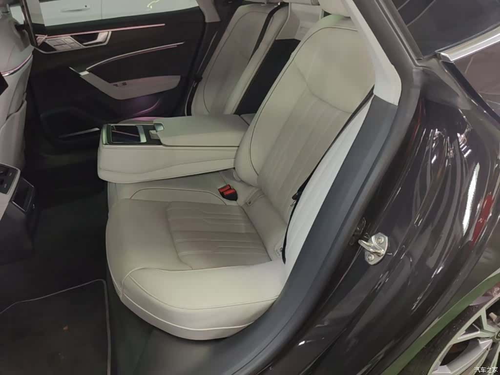 Audi A7L, 2026 17
