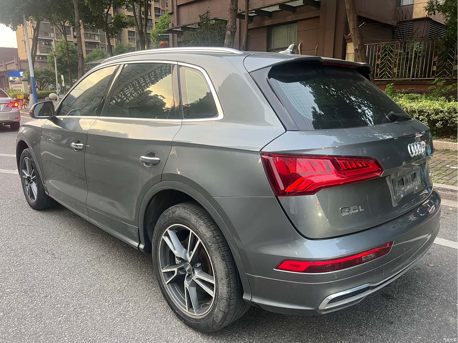 Audi Q5L, 2021 10
