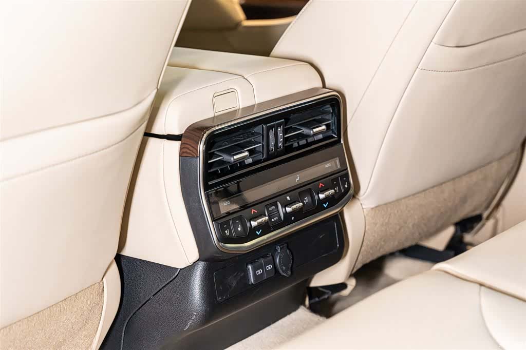 Toyota Land Cruiser, 2024 14