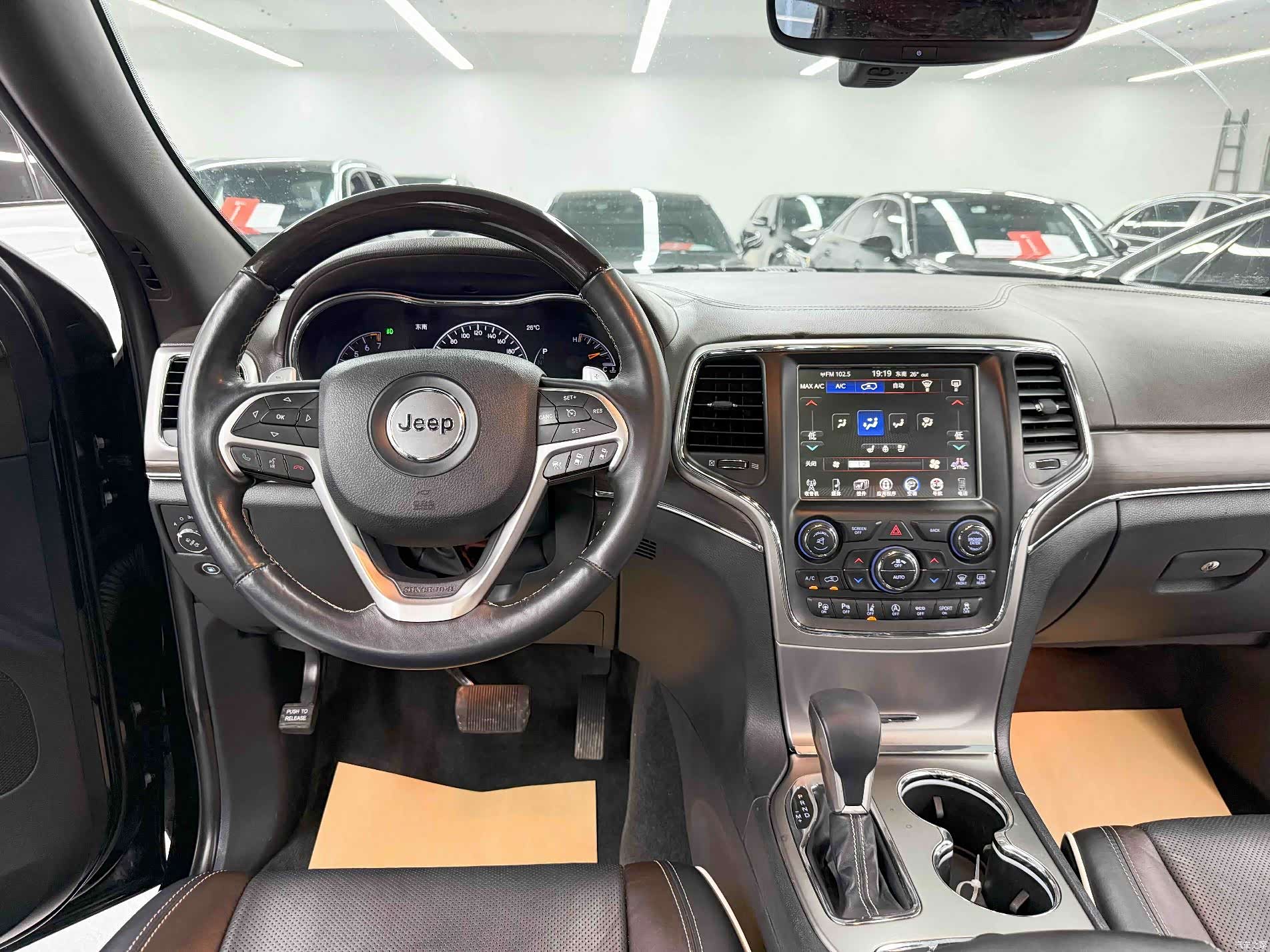 Jeep Grand Cherokee, 2018 16