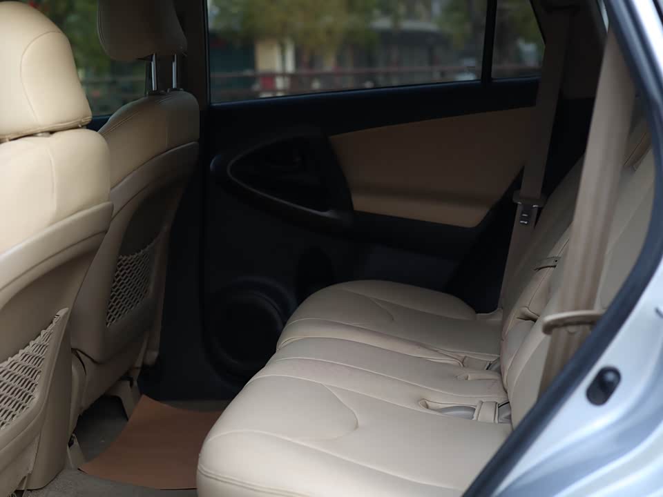 Toyota RAV4 Rongfang