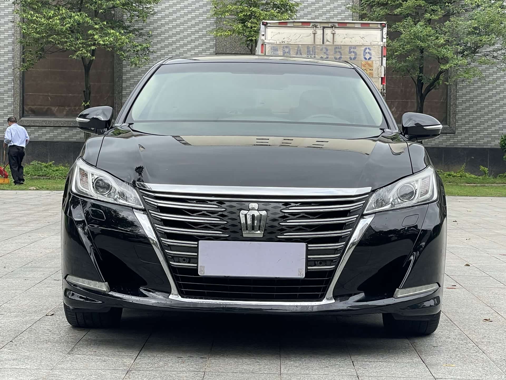 Toyota Crown, 2017 3