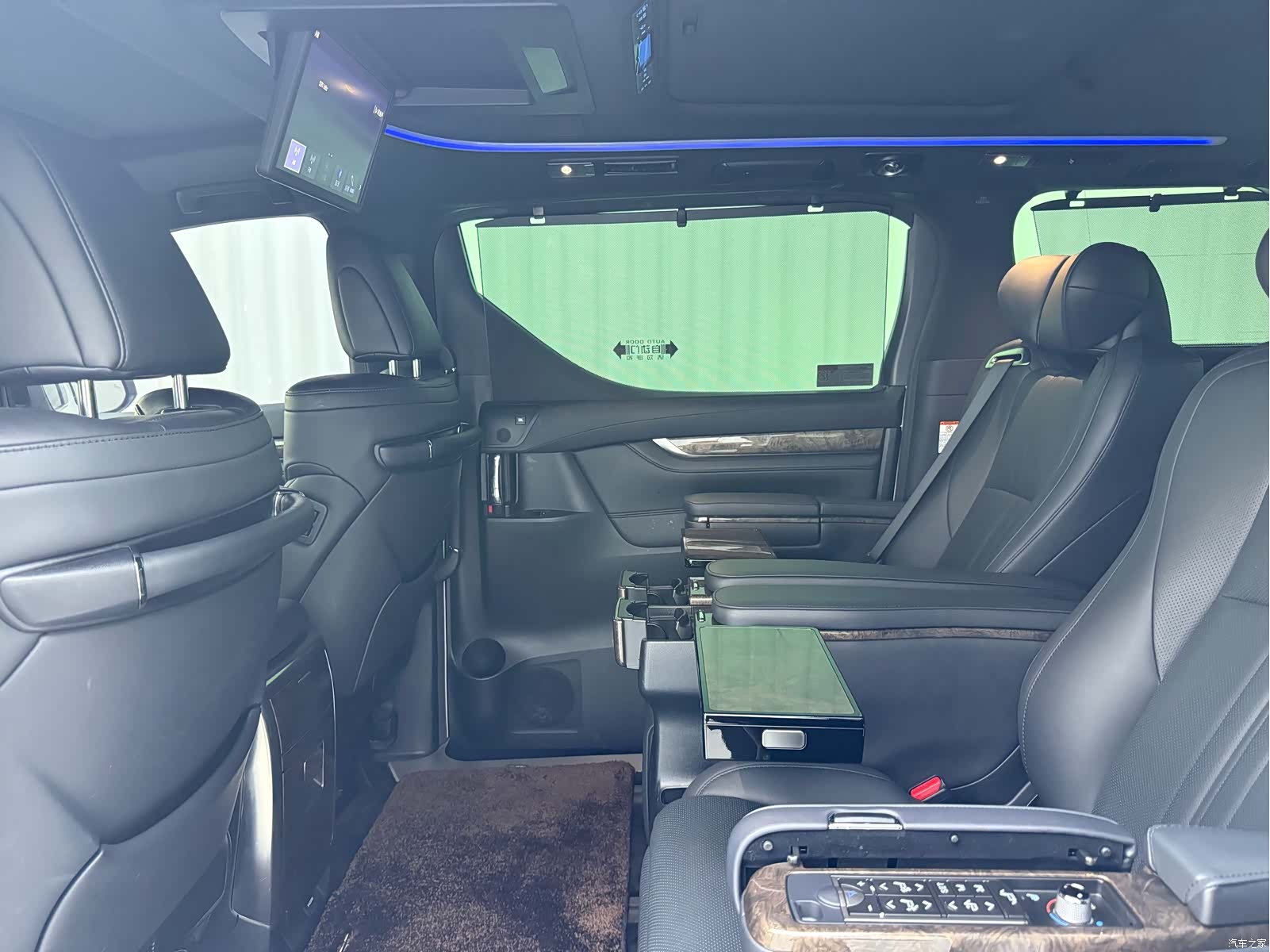 Toyota Alphard, 2021 11