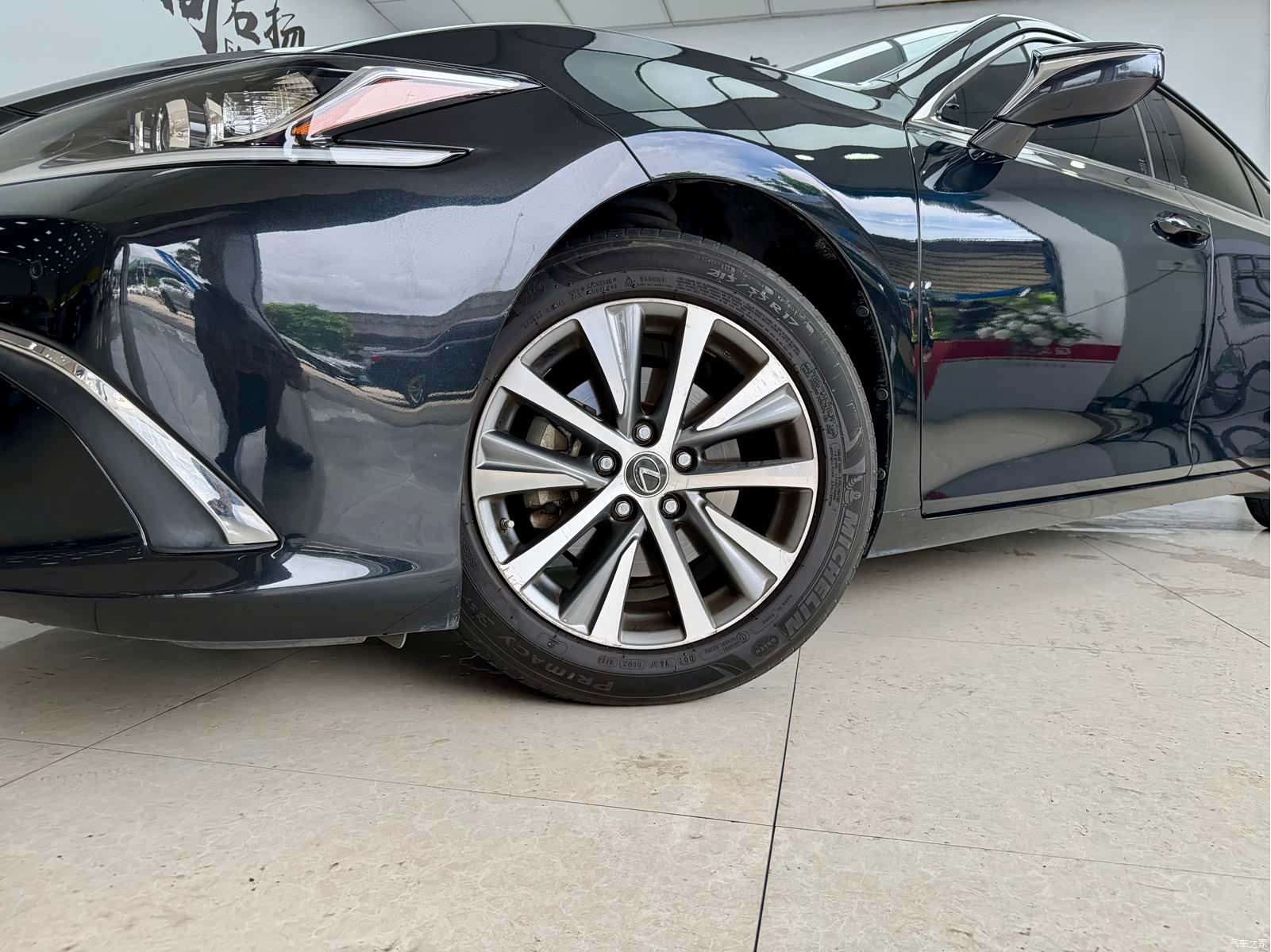 Lexus ES, 2019 19