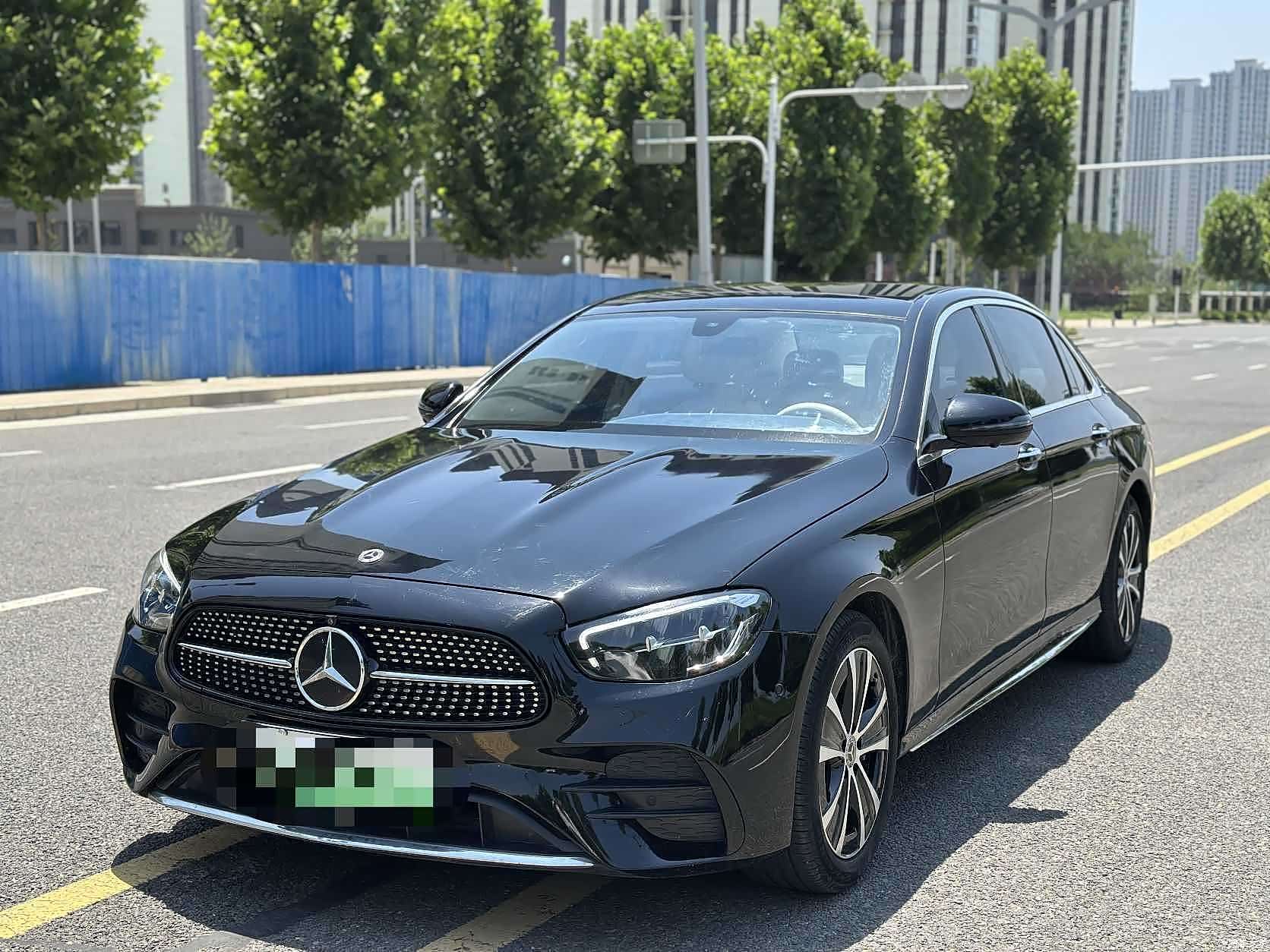 Mercedes-Benz E-Class, 2023 3