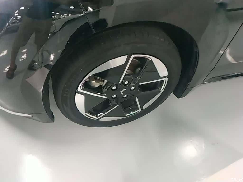 Wuling Starlight, 2025 23