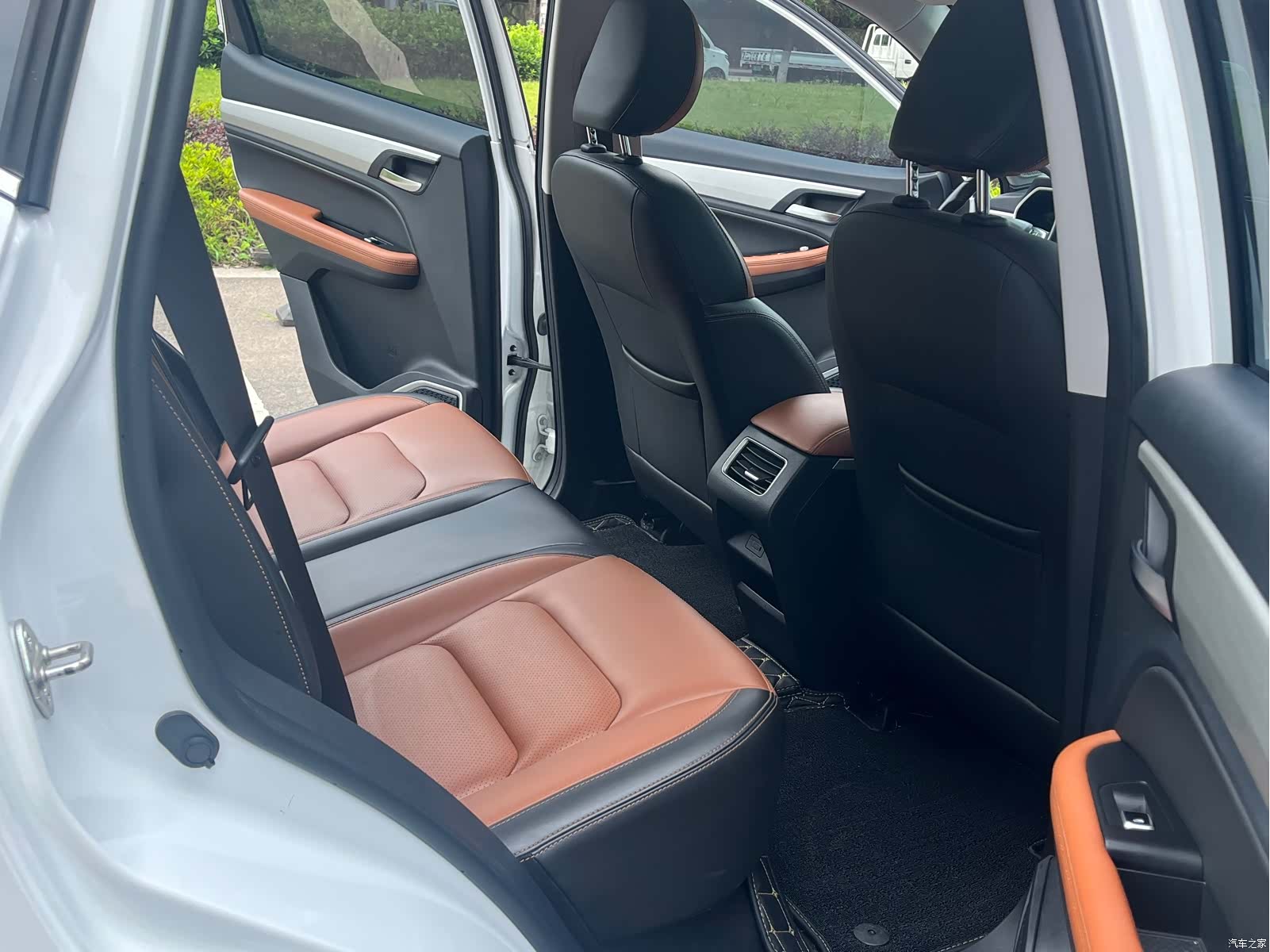 Geely X6, 2020 10