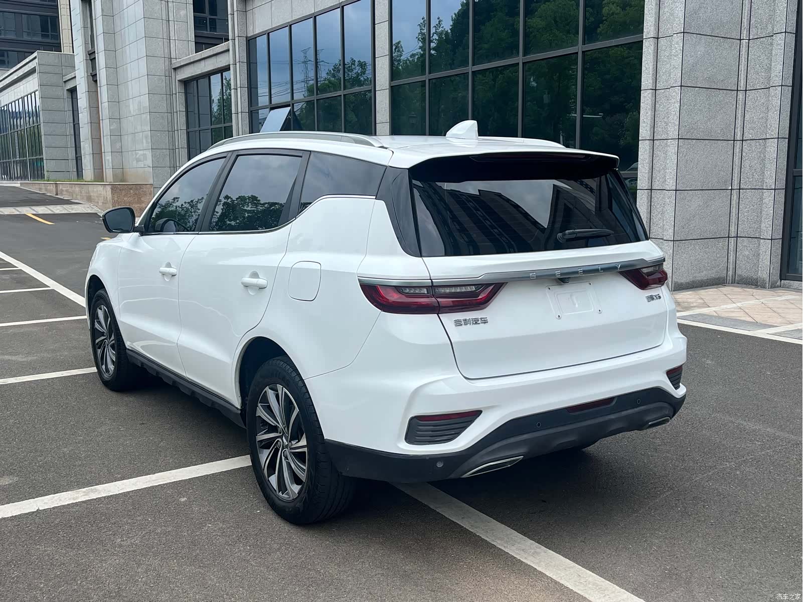 Geely X6, 2020 4