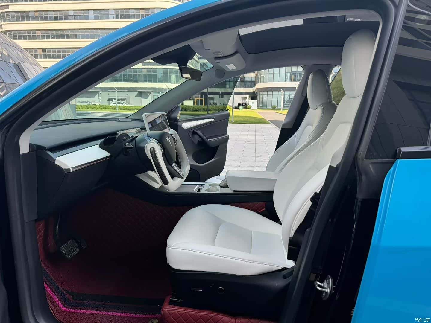 Tesla Model Y, 2023 4