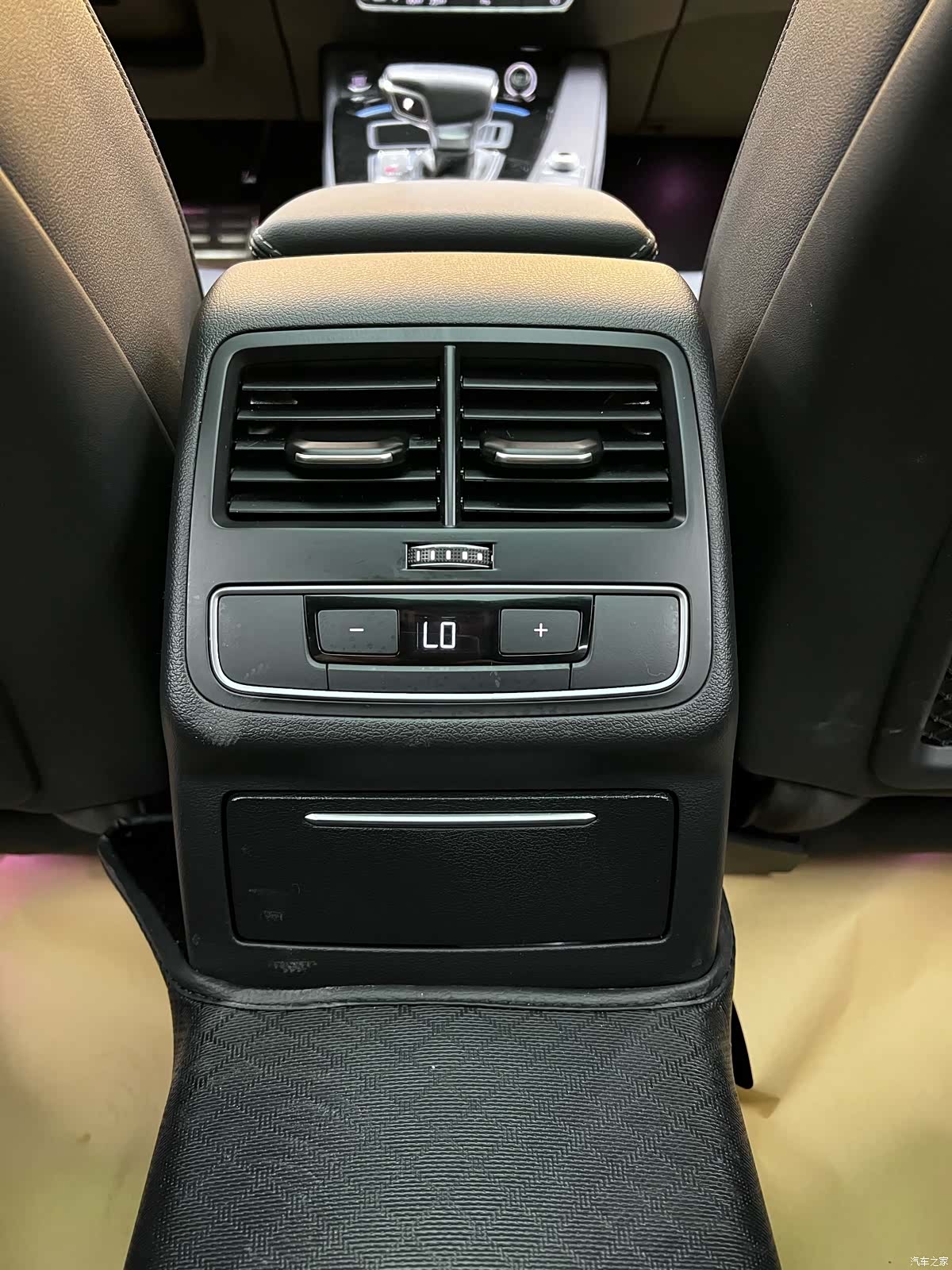 Audi A4L, 2024 25