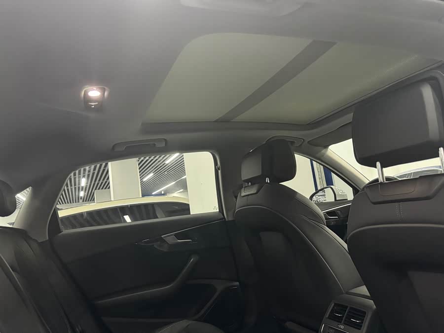 Audi A4L 2021, фото 8