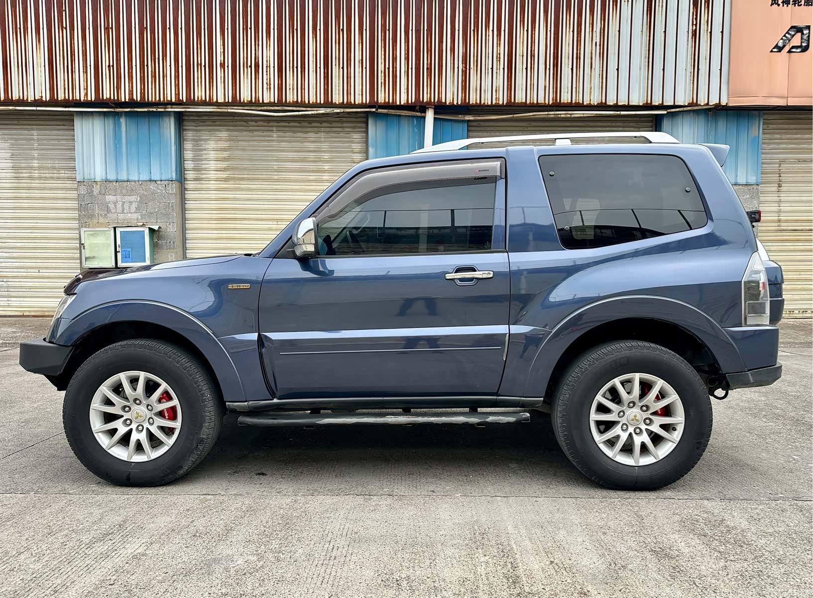 Mitsubishi Pajero, 2009 4