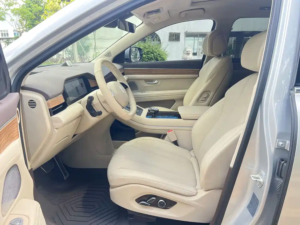 AITO Ask the world M7