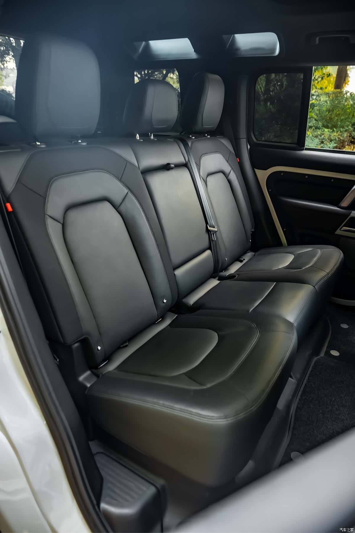 Land Rover Defender, 2022 7