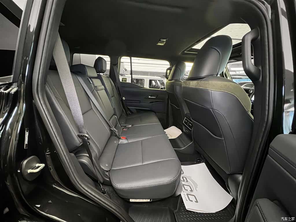 Lexus GX, 2025 11