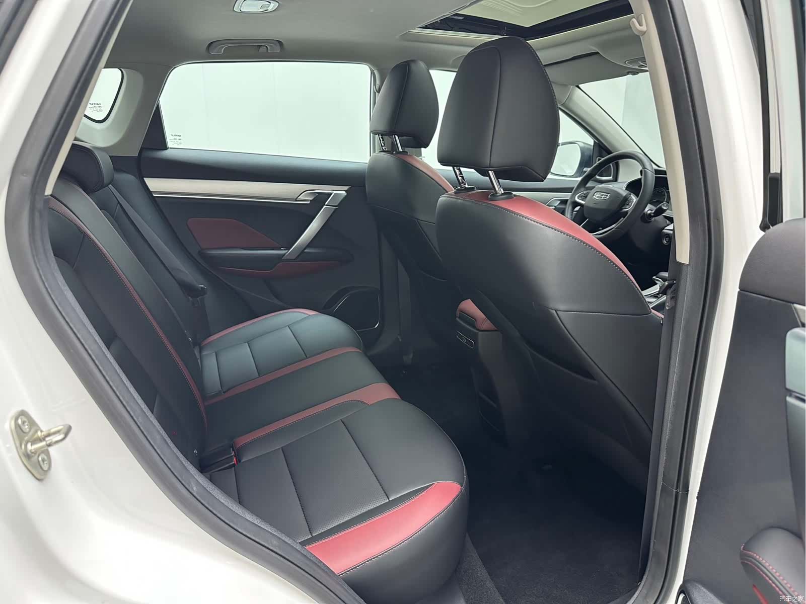 Geely Coolray, 2022 6