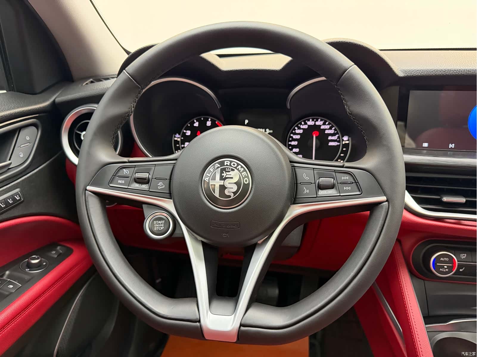 Alfa Romeo Stelvio, 2019 8