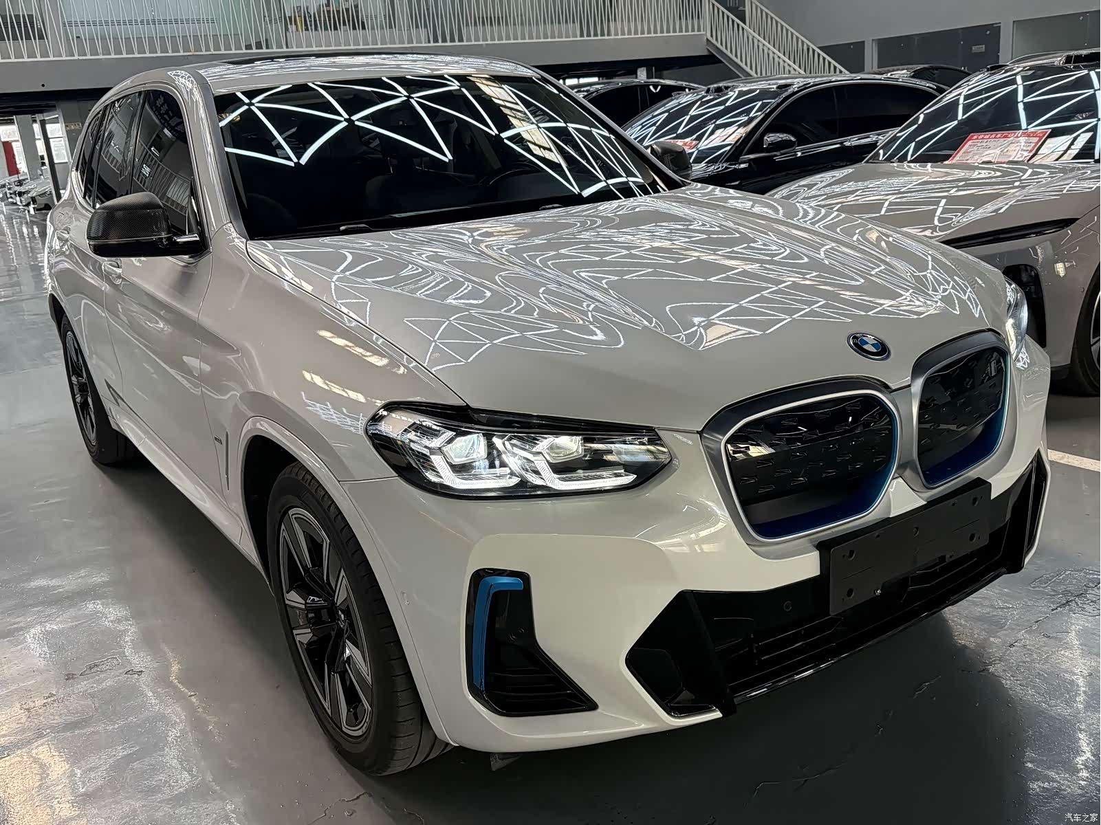 BMW iX3, 2021 3