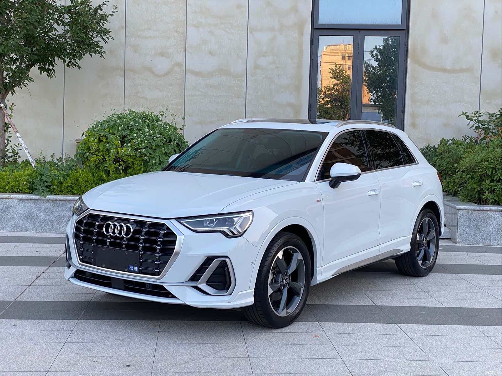 Audi Q3, 2023 1