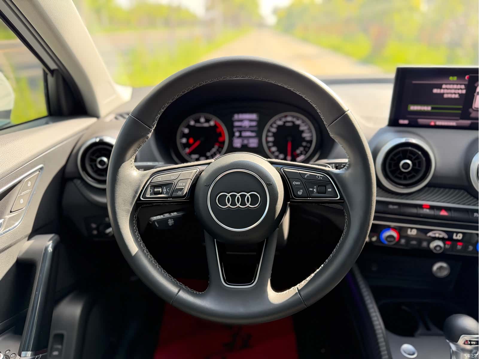 Audi Q2L, 2023 12