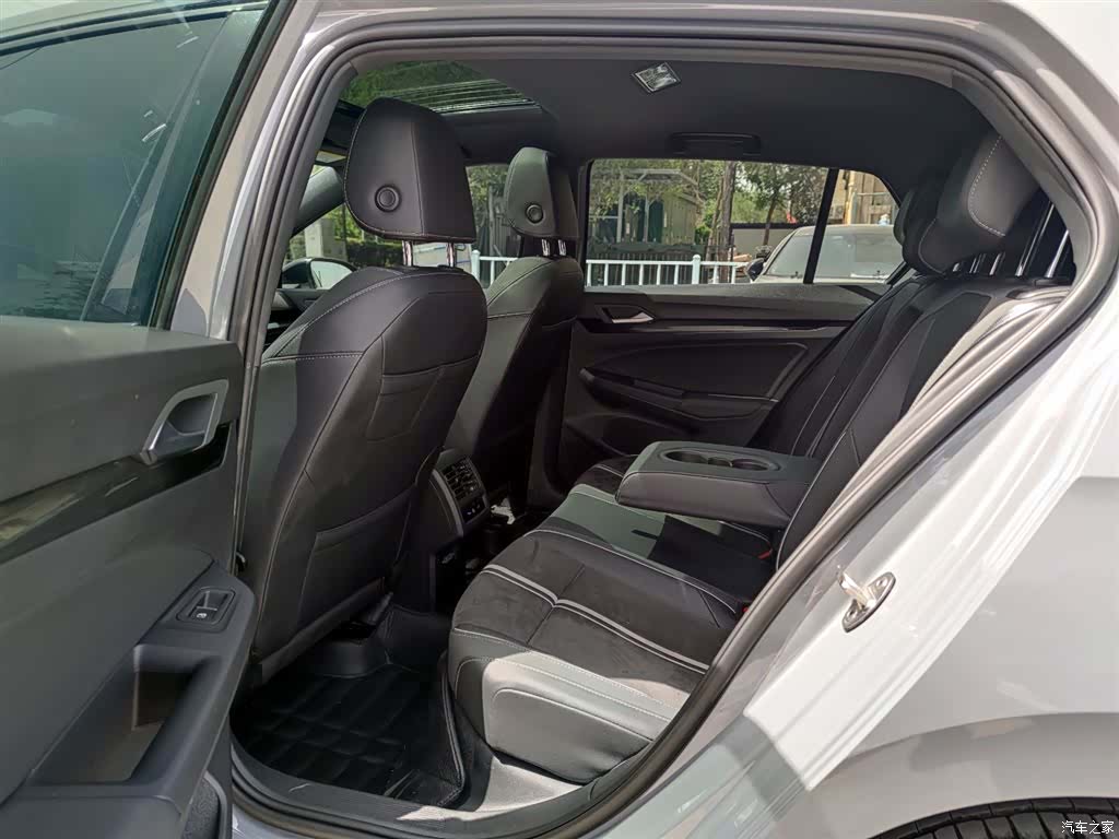 Volkswagen Golf, 2024 10