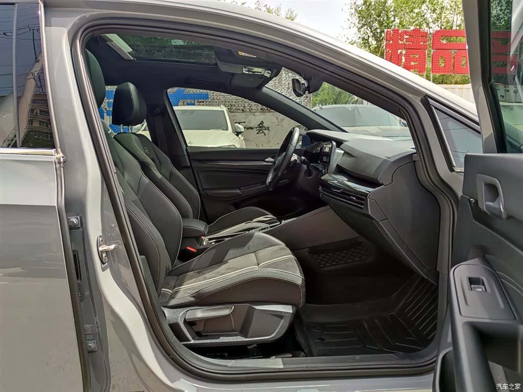 Volkswagen Golf, 2024 8