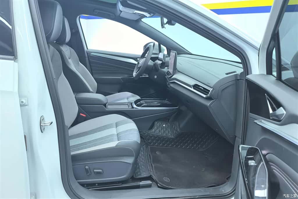 Volkswagen ID.4, 2025 8