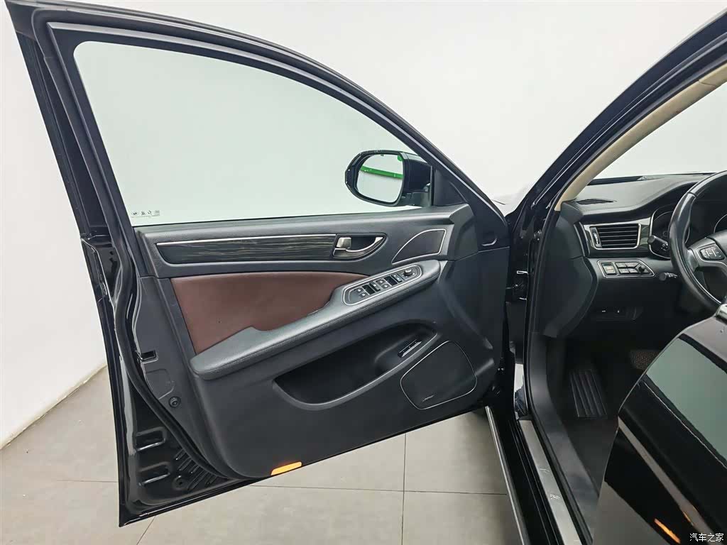 Hongqi H7, 2019 8