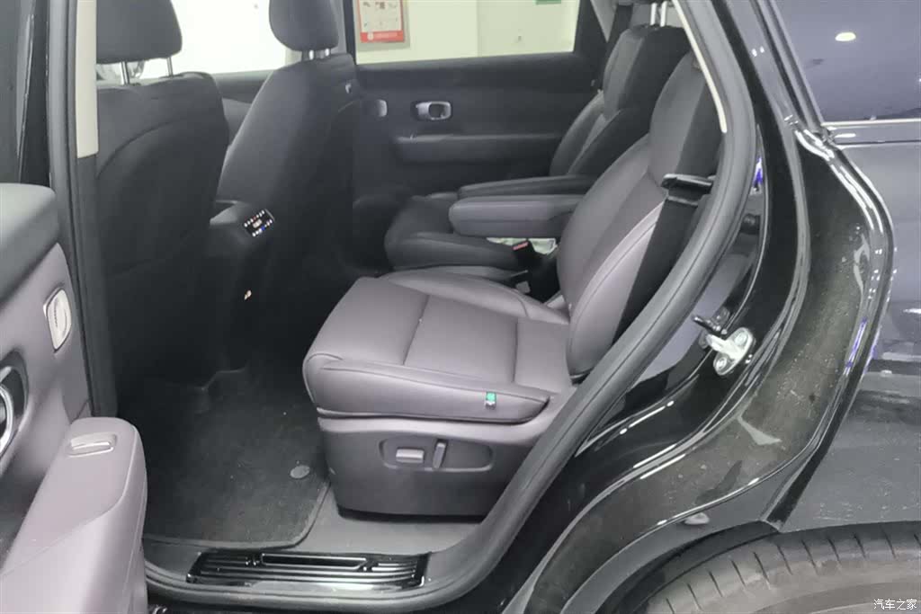 Leapmotor C16, 2025 11