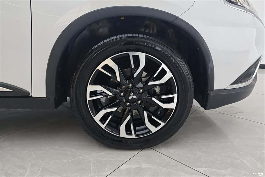 Mitsubishi Outlander, 2020 6