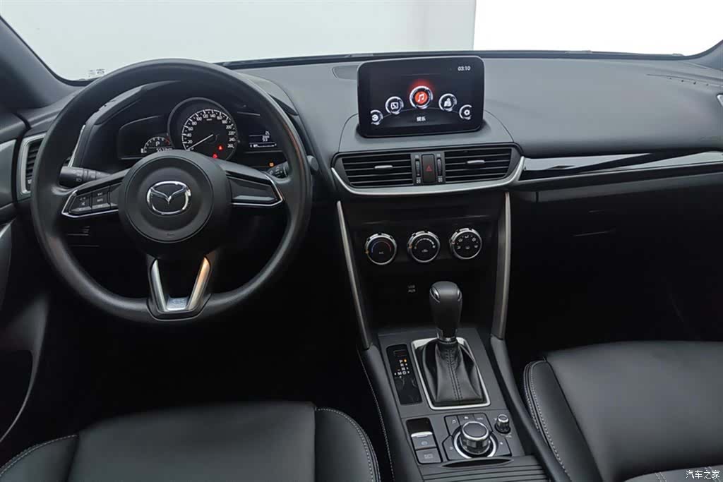 Mazda CX-4, 2019 12
