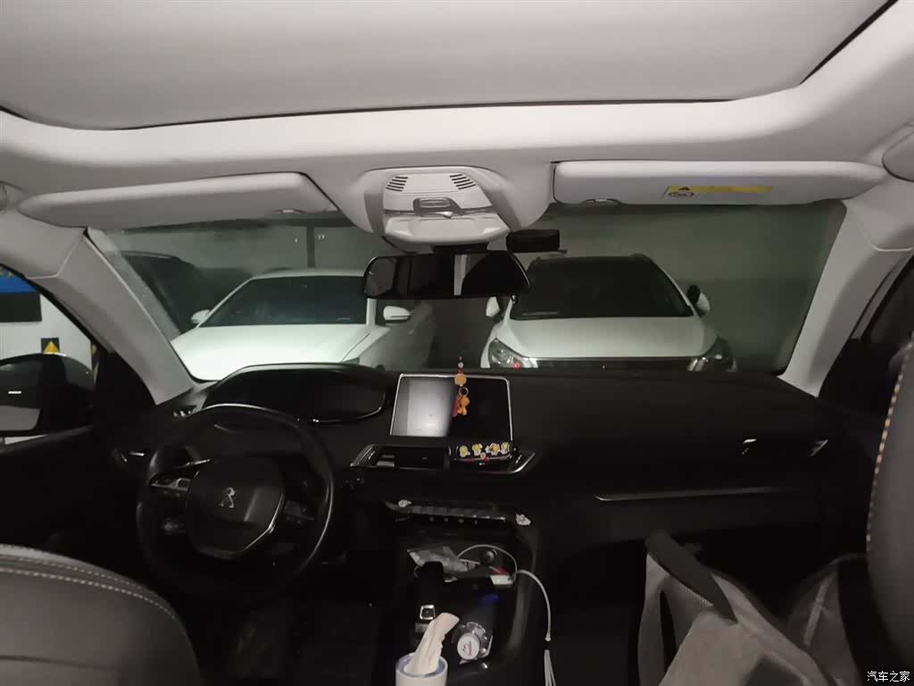 Peugeot 5008, 2017 все фото