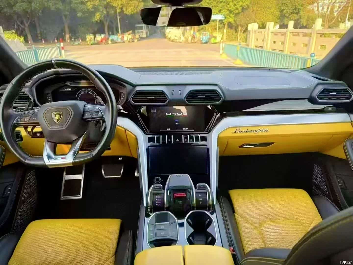 Lamborghini Urus, 2019 все фото