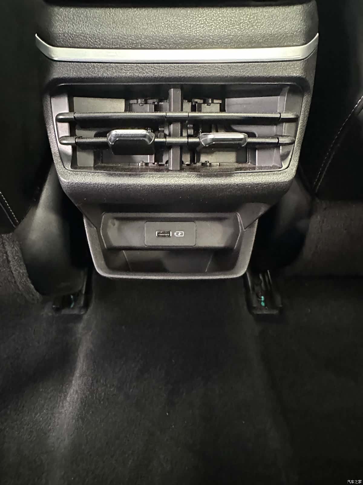 Geely Emgrand, 2022 15